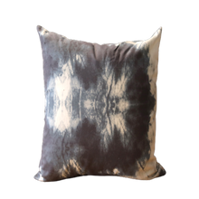 Load image into Gallery viewer, blue printed scatter cushion -cq linen