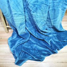 Load image into Gallery viewer, Flannel Fleece Embossed Throw - 150 x 200cm - CQ Linen