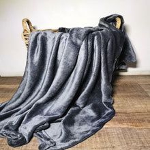 Load image into Gallery viewer, Flannel fleece throw grey 125x150cm-CQ Linen