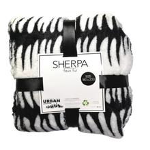 Load image into Gallery viewer, black and white faux fur throw with sherpa - cq linen