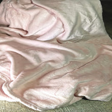 Load image into Gallery viewer, Flannel Fleece Embossed Throw - 180 x 200cm - CQ Linen