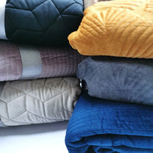 Load image into Gallery viewer, Quilt Blanket Velvet- Beige - CQ Linen